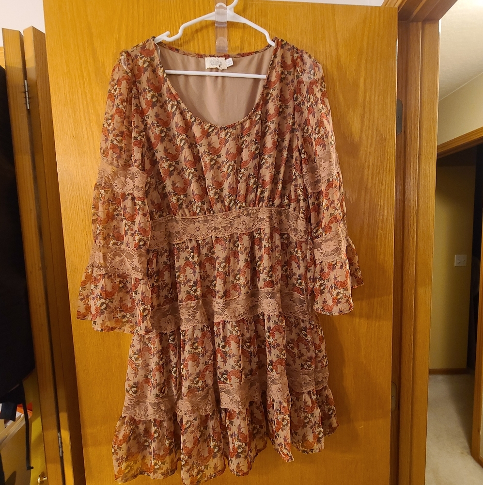 Perch, Dress 1X, Long Sleeves, Tan Multi Floral, Burgundy, Brown, Purple.